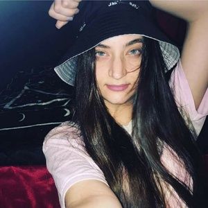 Meet your Posher, Sandra